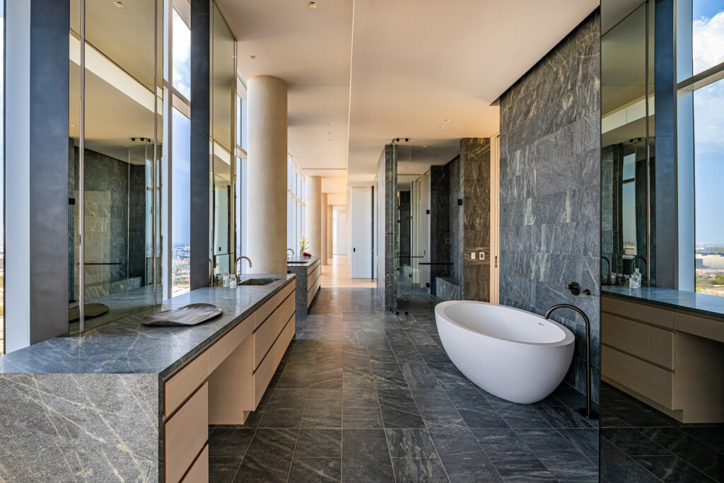 The Gallery Penthouse bathroom